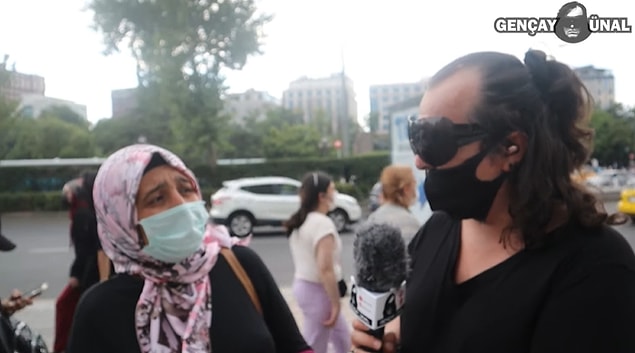 İnsanların çöpten ekmek alıp karınlarını doyurduğunu da söyleyen kadın o insanlardan birisinin de kendisi olduğunu söyledi...