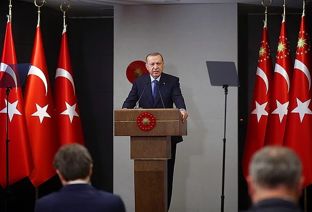 Koronavirüs Yasakları Geri Mi Gelecek?
