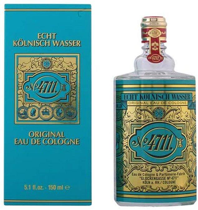 4. 1882 yılında oluşturulan orijinal şişesinde bulunan eau de cologne 4711 Original'in kokusu sarhoş edici ve farklı...