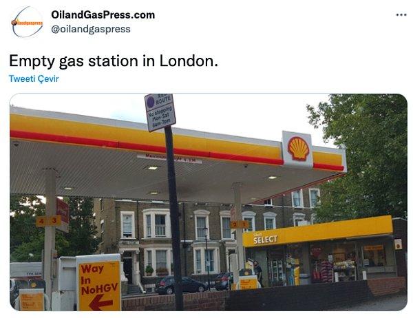 "Londra'da boş bir gaz istasyonu."