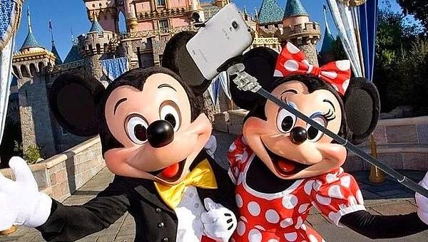 15. Selfie çubuğu kullanmak tüm Disney temalı parklarda yasaklıdır.