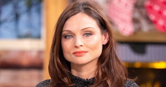 Ünlü Şarkıcı Sophie Ellis-Bextor 17 Yaşındayken Tecavüze Uğradığını Anlattı
