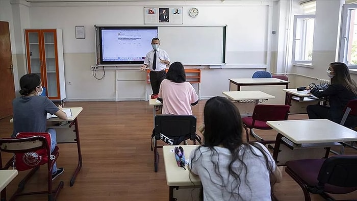 Yüz Yüze Eğitimde Ders Süreleri Kaç Dakika? İlkokul, Ortaokul ve Lisede Dersler Kısaltılacak Mı?