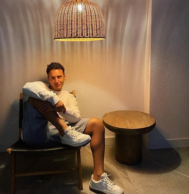 11. Edis'in 140Journos ekibiyle birlikte "Starlight" adlı bir belgesel hazırladığını ve yarın Netflix'te yayınlanacağını öğrendik!