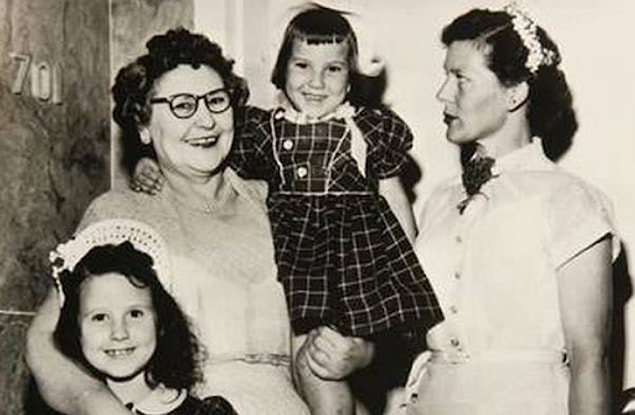 Annesi, dört eşi, iki kız kardeşi, kayınvalidesi ve torunu dâhil toplamda 11 kişiyi öldüren Nannie'nin tam motivasyonu hiç bilinmese de birçok kez "evlilikten sıkıldığı için öldürdüğü"nü ve "mükemmel eşi aradığı"nı söyledi.