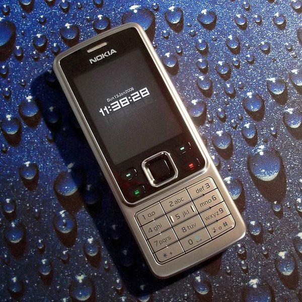 4. Nokia 6300