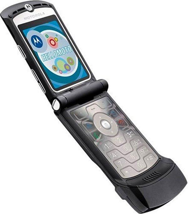 16. Motorola RAZR V3