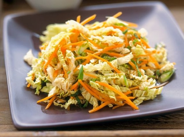 9. Havuçlu Lahana Salatası Tarifi