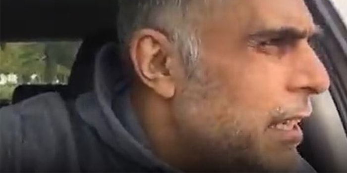 Sinyal Vermeyen Sürücüyle Başta Sakin Sakin Konuşup Sonda Kendine Hakim Olamayan Adam