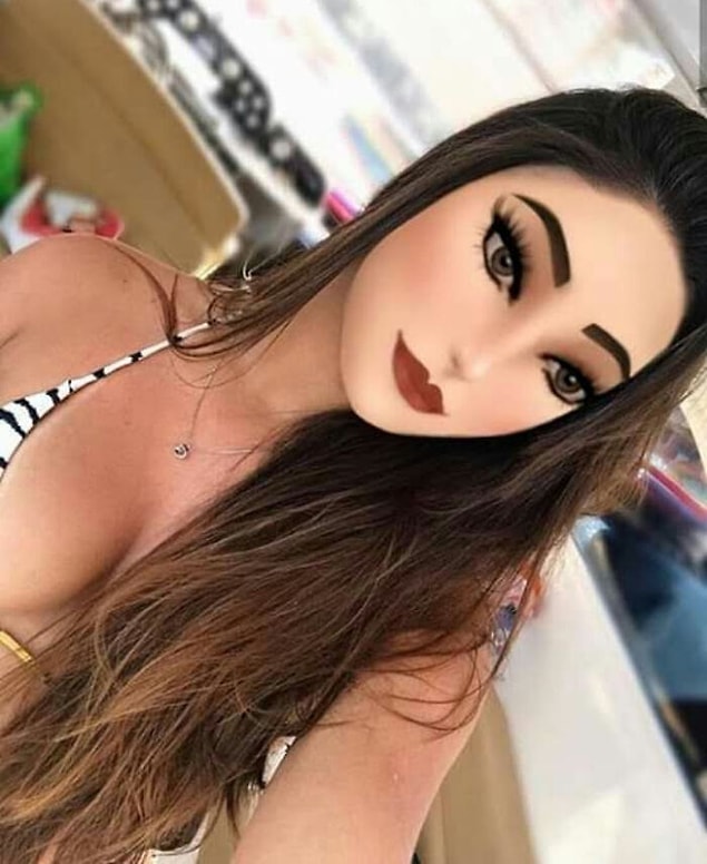 12. Sims efekti gibi duran bu abartılı photoshop...