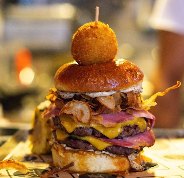 4. Bütün sokak lezzetlerin buluştuğu bir yer Snob Street Food Bar…