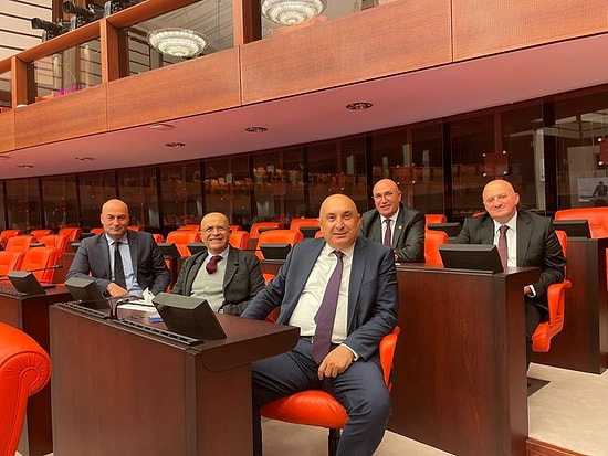 CHP'li Milletvekillerin Arasında 'Kellik' Atışması: 'Şampuan Reklamı Yıldızları'