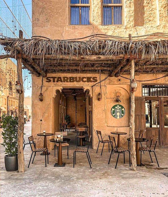2. Modern görünümüne alıştığımız Starbucks'ın Dubai'de farklı bir mağazası: