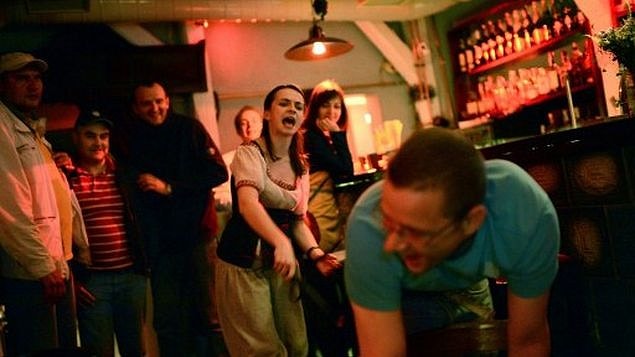 1. Mazoşistik ikramlarla donatılmış Ukrayna Lviv'de bulunan ilginç konseptli kafe: Masoch Cafe