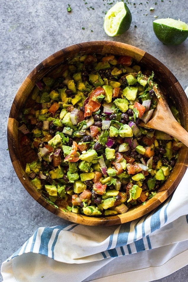 2. Hem lezzetli hem sağlıklı bir salata önerisi ile geldik!