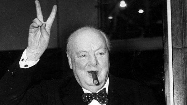 12. Birleşik Krallık eski başbakanı Winston Churchill, oldukça stresli olacak ki günde en az 10 tane puro içiyordu!