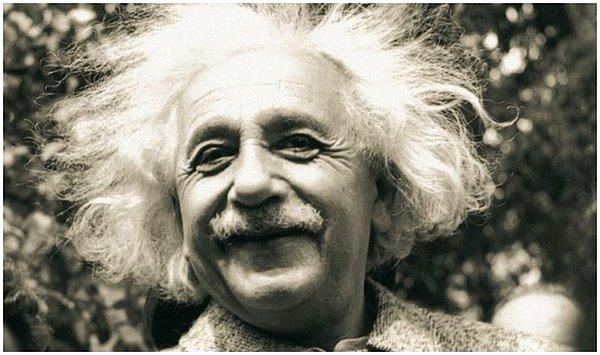 10. Albert Einstein'a, İsrail'in ilk Cumhurbaşkanı Chaim Weizman'ın ölümünün ardından, 17 Kasım 1952'de İsrail Cumhurbaşkanlığı teklif edilmişti.