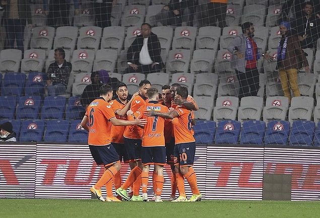 Medipol Başakşehir, siyah-beyazlıları 3-2 mağlup etti.