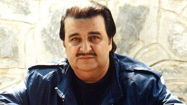 26. Türk sanat müziği sanatçısı Yıldırım Gürses, geçirdiği kalp krizi sonucu 62 yaşında hayatını kaybetti.