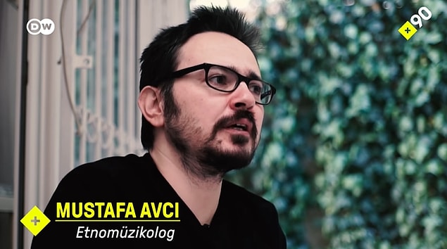 Arabesk müziğin neden Türkiye'nin en çok sevilen müzik türlerinden olduğunu arabeskseverler, İstanbul Arabesque Project müzisyenleri ve etnomüzikolog Mustafa Avcı, +90'a anlattı.