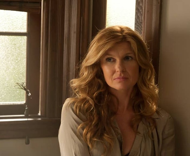 3. Connie Britton, American Horror Story'nin ilk sezonunu bitirememiş, sadece birkaç bölüm izleyip bırakmış.