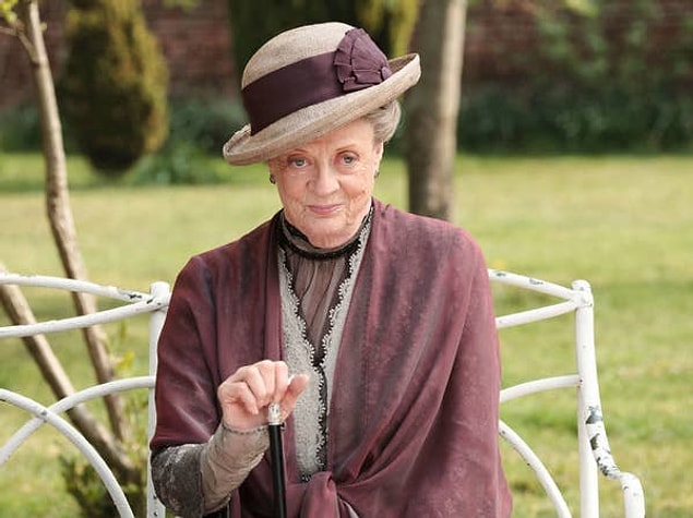12. 2013'te, Maggie Smith, Downton Abbey'i hiç izlemediğini itiraf etmiş.