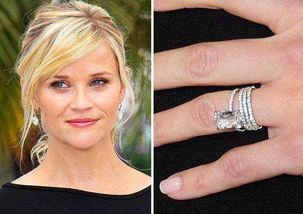 10. Reese Witherspoon'un Jim Toth tarafından verilen 200.000 dolarlık yüzüğü:
