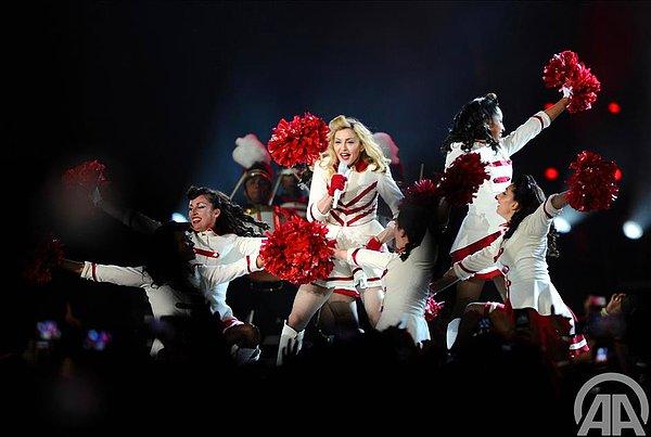 7. Pop Müziğin Kraliçesi Madonna ise En Son 2012 Yılında Türkiye'de Konser Verdi.