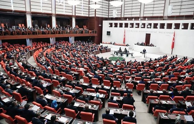 14. Siyasetçi