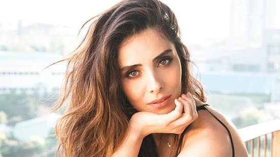 Nur Fettahoğlu’ndan Mayolu Paylaşım! ‘ O Zaman Dans’