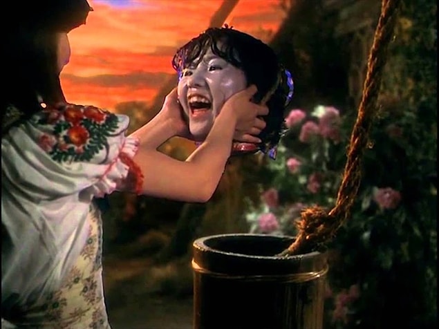 20. Hausu (1977)