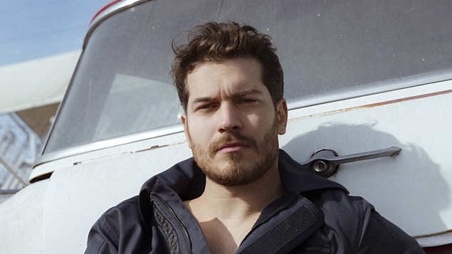 15. Ve son olarak, Ulusoy karanlık bir yerde kalmaktan korkuyormuş.