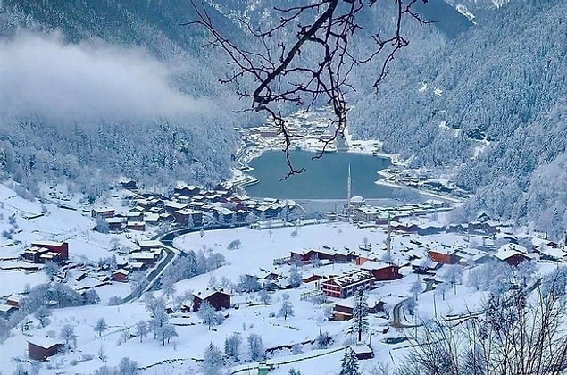 11. Kışın harikalarından Uzungöl…
