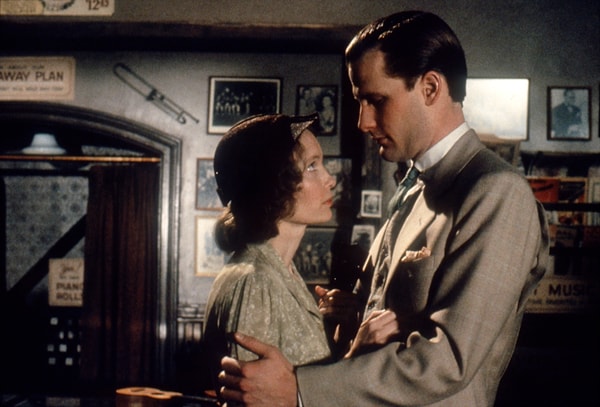 65. The Purple Rose of Cairo (1985)