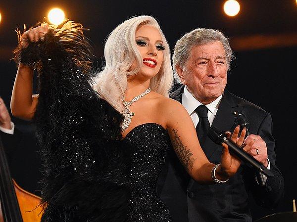 Değil yeni neslin, son birkaç neslin bile tanımasının epey zor olduğu bu isim Lady Gaga ile yeniden dünya sahnesine çıktı.