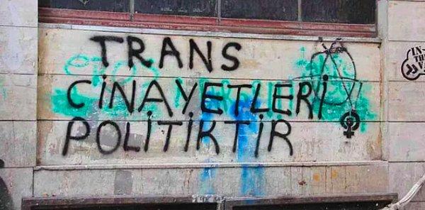 Türkiye'de yaşayan birçok LGBTİ+ birey ailesi ve arkadaşları başta olmak üzere toplumun baskı ve önyargılarıyla incitiliyor, ötekileştiriliyor.