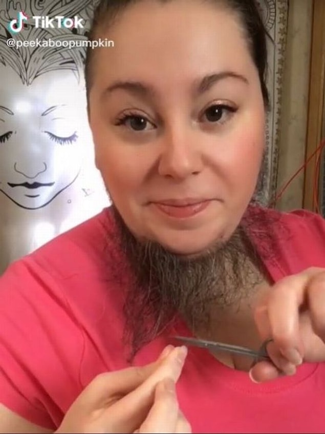 Sizleri 36 yaşındaki Amerikalı sosyal medya kullanıcısı PeekabooPumpkin ile tanıştıralım. Kendisinin TikTok hesabıyla binlerce kişiye ulaşarak 580 binden fazla beğeni topladı.