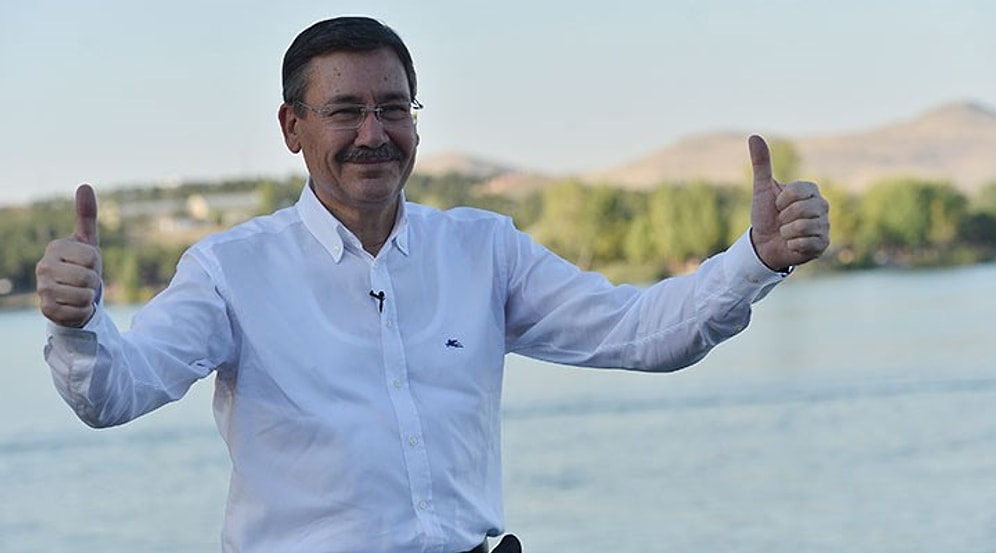 Melih Gökçek, ABD'deki Yardım Kuyruğunu Paylaşarak 'Şükredin' Çağrısı Yaptı...