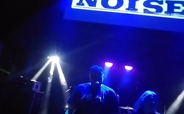 Punk agresif, hızlı ve gürültülü yapısından dolayı dinlenmesi pek de kolay bir tür değil. Dinleyicisi ve dolayısıyla konserlerini takip eden kitle de epey az.