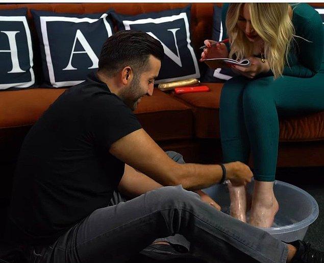 Partneri tarafından ayağı yıkanan Hande Sarıoğlu, bu şekilde iddia tahmini yapmaya başladı.