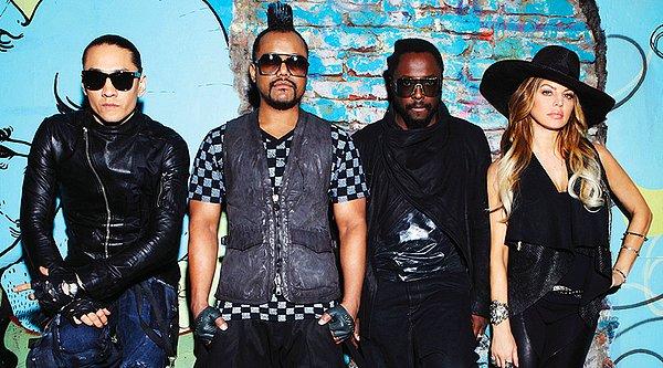 8. Black Eyed Peas'ın I Gotta Feeling şarkısı 1 milyondan fazla indirilerek rekor kırmıştır.