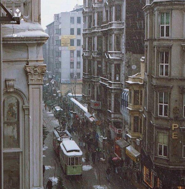 6. İstiklal Caddesi, İstanbul, 1998.