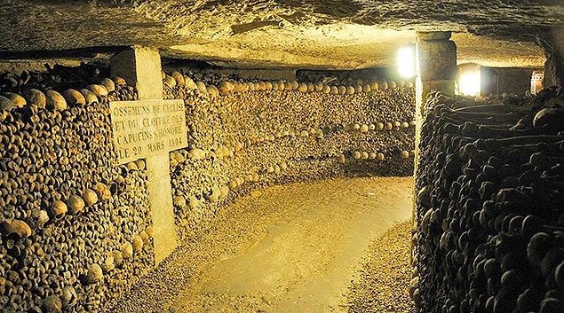 7. Paris Yeraltı Mezarları - Fransa