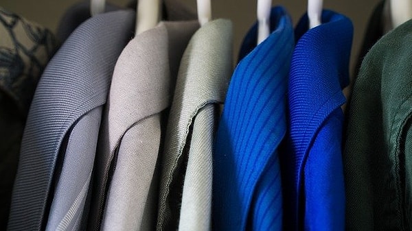 Giysileri kumaşlarına göre saklamak gerek! Pamuklu giysiler nasıl depolanmalı?