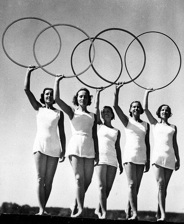 6. 1930'larda yıllarda kadınların, Olimpiyatlardaki dövüş müsabakalarını izlemesi yasaklanmıştı. Olimpiyatta dövüşen eşi veya aile bireylerinden biri olsa dahi bu kesinlikle yasaktı.