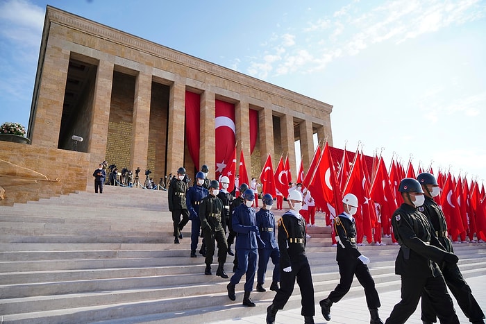 Fox TV, Cumhuriyet ve ANKA Muhabirlerinin Anıtkabir'e Alınmaması Tepkilerin Odağında: 'Akıl Tutulması'