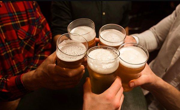 7. "Çekya'da alkollü içeceklerin ucuzluğuna inanamadım. Arkadaş grubumuzla tüm gece bira içtik ve gece sonunda hesap 23 dolar tuttu!"
