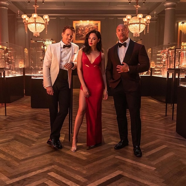 14. Red Notice / Netflix Orijinal Filmi / 12 Kasım