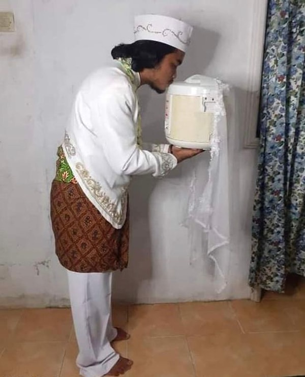 Anam, bir gün arkadaşlarıyla oturup konuşurken bir eşte olması gereken özelliklerden bahsediyormuş.