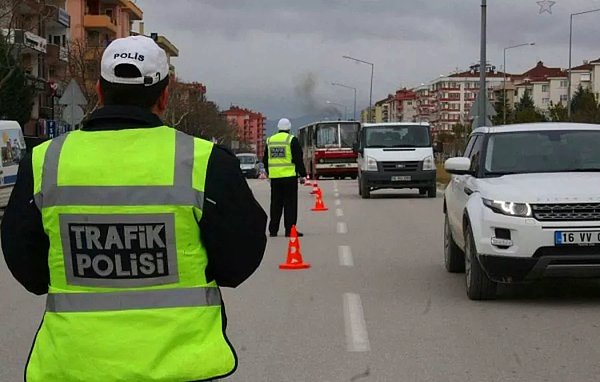 Polis Olma Şartları Nelerdir?